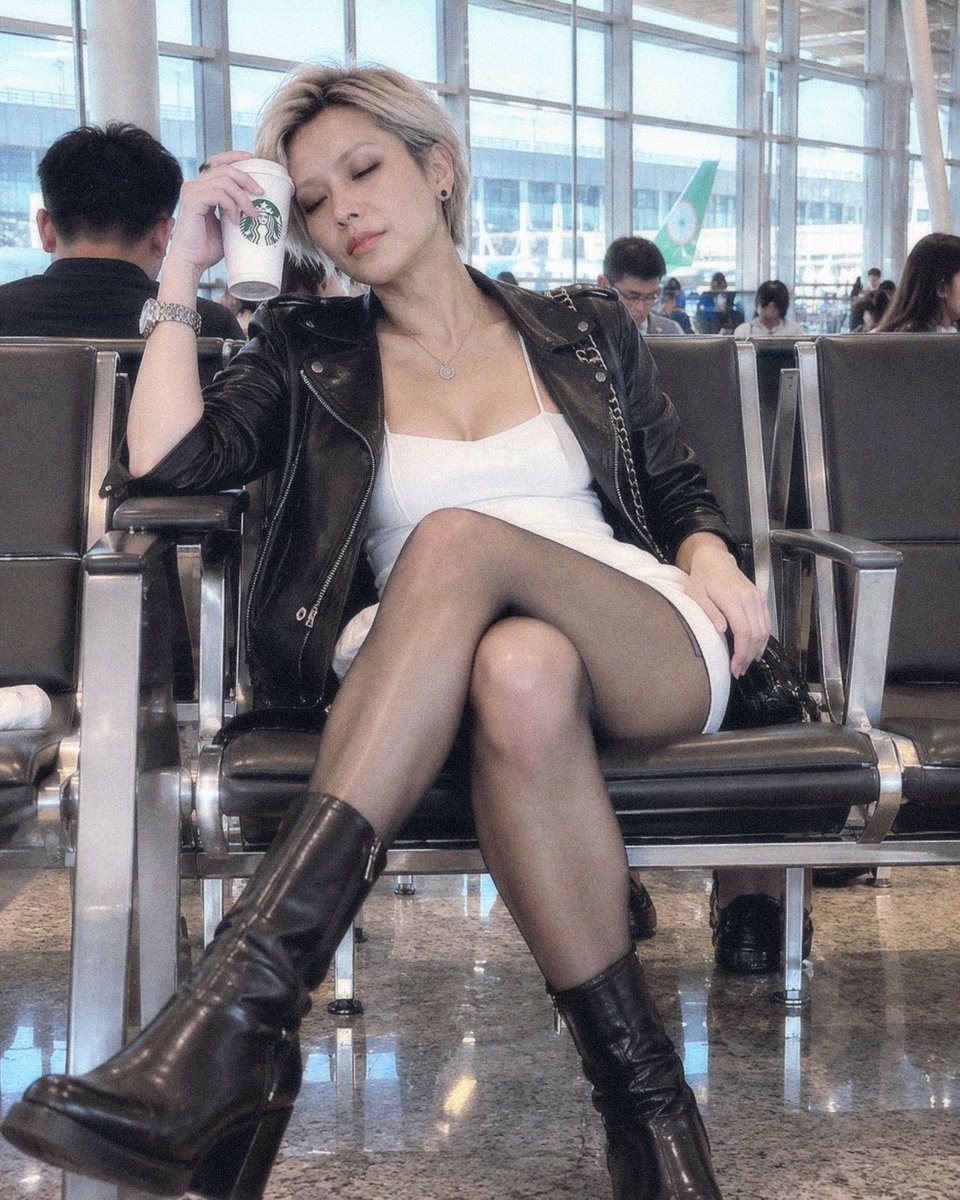 LenaChang0709's tweet photo. 日本に戻ってきた。
なのに、心のどこかでは「あそこが本当の家」って感じてる。

#MTF #ニューハーフ https://t.co/83CuxnNkHV