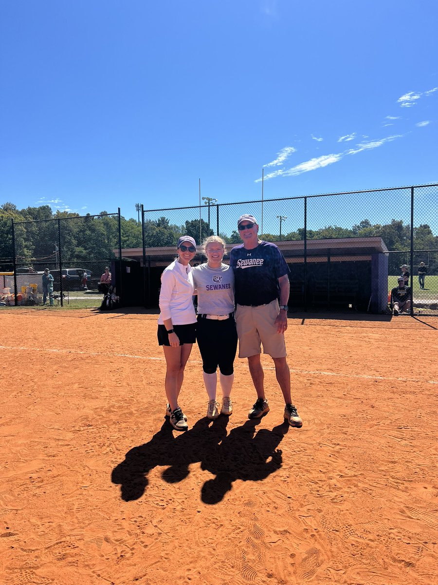 mattiebrown2028's tweet photo. I had so much fun this past weekend at the @SoftballSewanee camp. I enjoyed getting to see the beautiful campus and learn more about the school. Thank you to @Coach_Win_YSR, Coach Yackey, and all the players who helped put on a great camp!
@TNIllusions2829 @GreenHillHighSB @SwagginSanders @LineDsoftball @ExtraInningSB