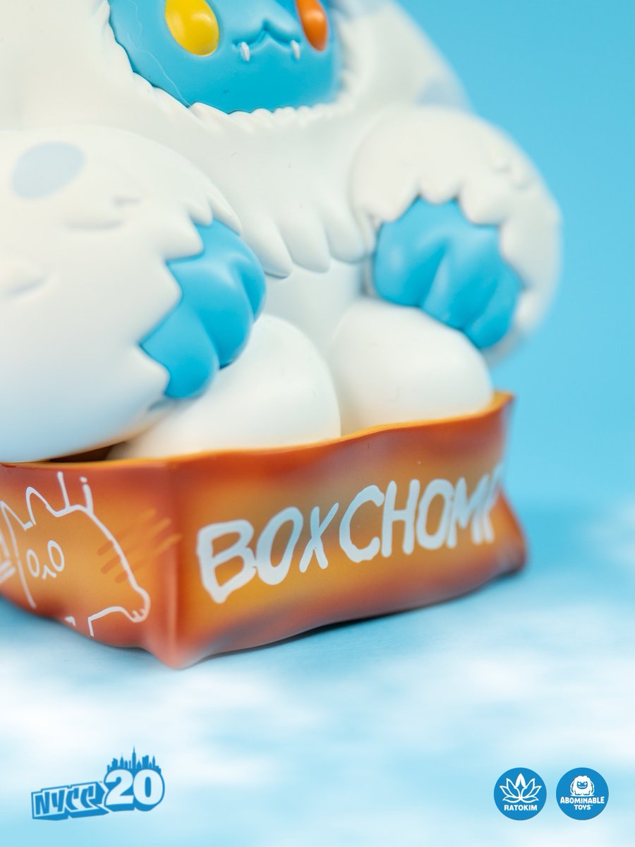 toysrevil's tweet photo. #TOYSTEVILTOYNEWS
"BOXCAT CHOMP" from @ratokimtoy X @AbominableToys debuts exclusively at #NewYorkComicCon via @myplasticempire Booth #2478

#NYCC2026 #toynews on #TOYSREVIL: https://t.co/kzn9tiIRqI

#RatoKim
#AbominableToys
#toysblog https://t.co/Ra0qo1fEwb