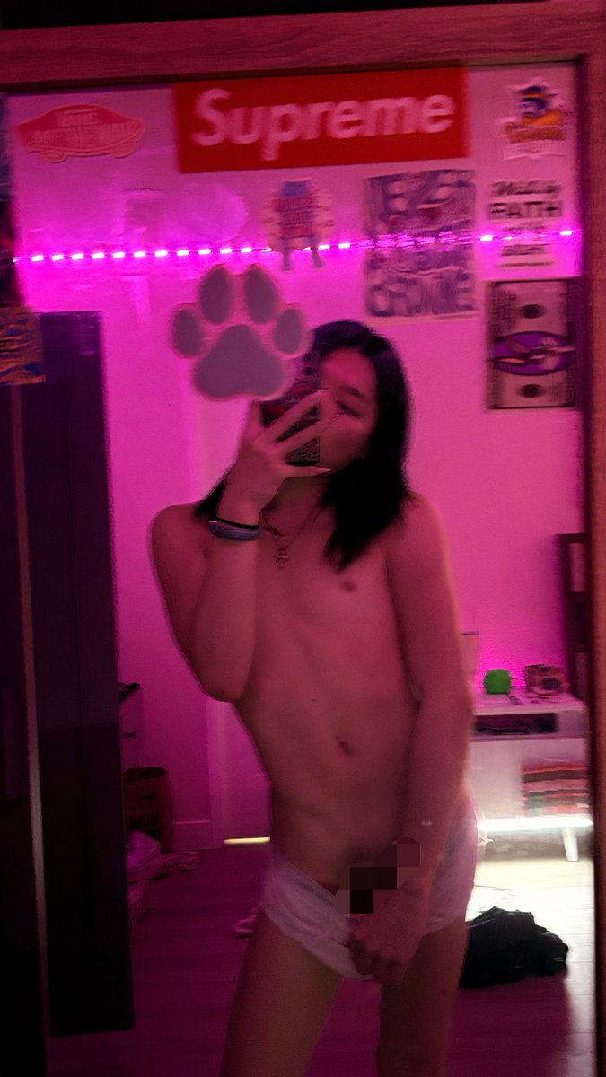 bodyodyy69's tweet photo. hey femboy luvrs💋 https://t.co/P4Gf3IWNeI