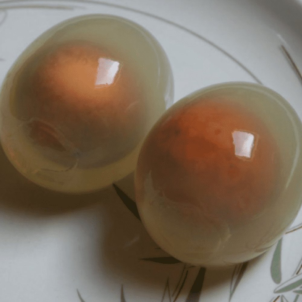 AMAZlNGNATURE's tweet photo. This is what a boiled penguin egg looks like

Boiled penguin eggs can stay translucent instead of turning white like chicken eggs. the unusual look comes from the proteins found in their egg whites https://t.co/G9JHwWCemn