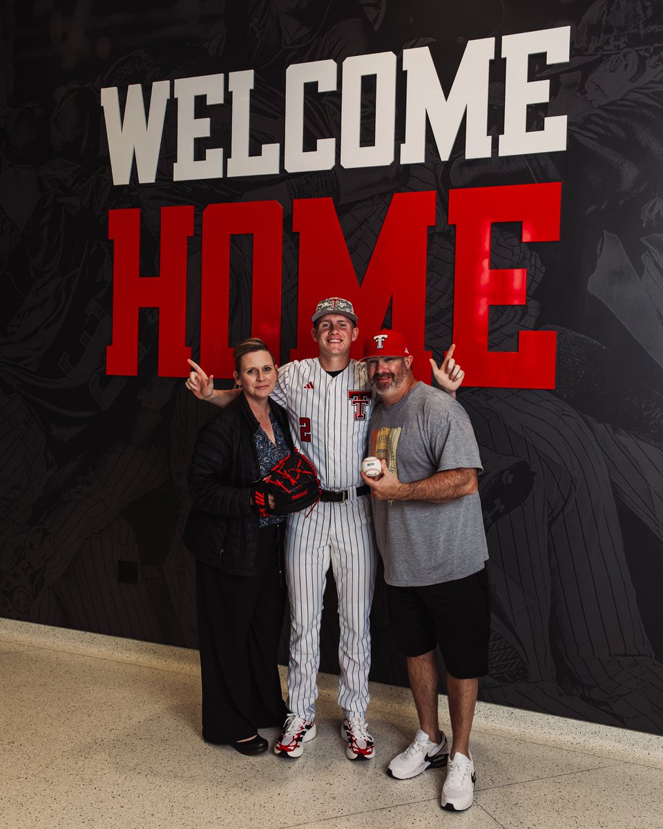 DerekGr07411786's tweet photo. Headed to the 806‼️

Extremely proud to announce my commitment to Texas Tech University to continue on with my dream of playing baseball at the highest level.
Blessed. 🔴⚫️

@WHSRooBaseball 
@ttu_baseball 
@prepbaseballtx 
@prepbaseballco
@DFWTwins https://t.co/aobTJCdQjA