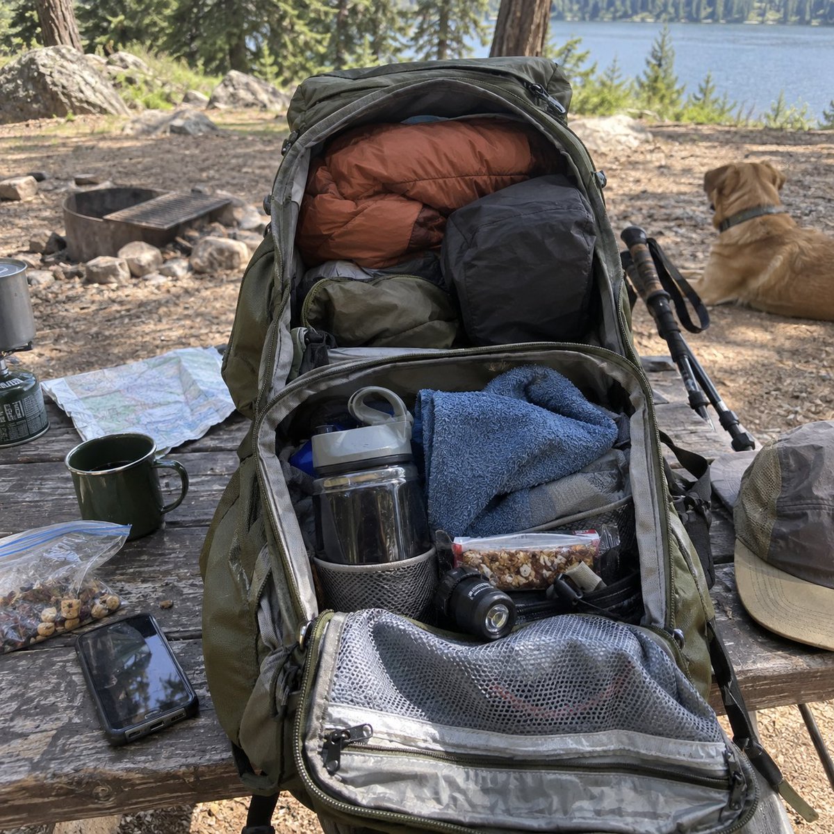 Ruchig_com's tweet photo. Pack outdoor gear in two zones: things you need during the activity, and things you only need before or after. It saves a lot of digging through one giant bag. https://t.co/kz5Pvpcp5Z