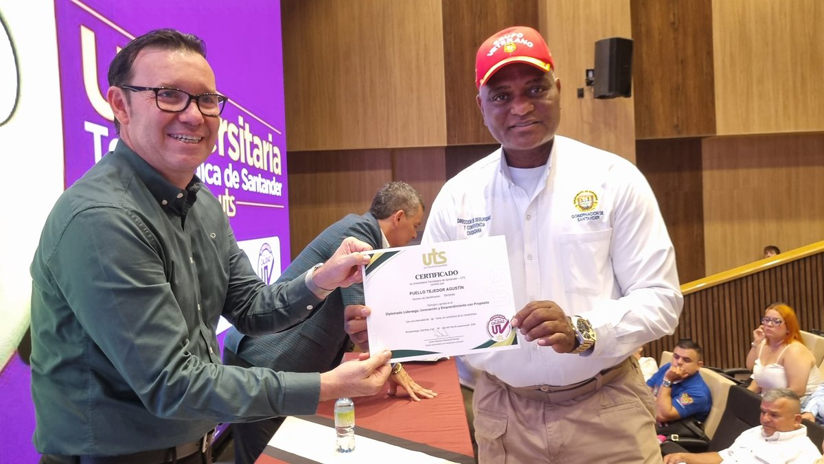 GobdeSantander's tweet photo. 295 veteranos y familiares culminaron 90 horas de formación en liderazgo, innovación y emprendimiento, fortaleciendo capacidades para seguir creciendo y sirviendo a Santander. https://t.co/NdWt87g0Ke