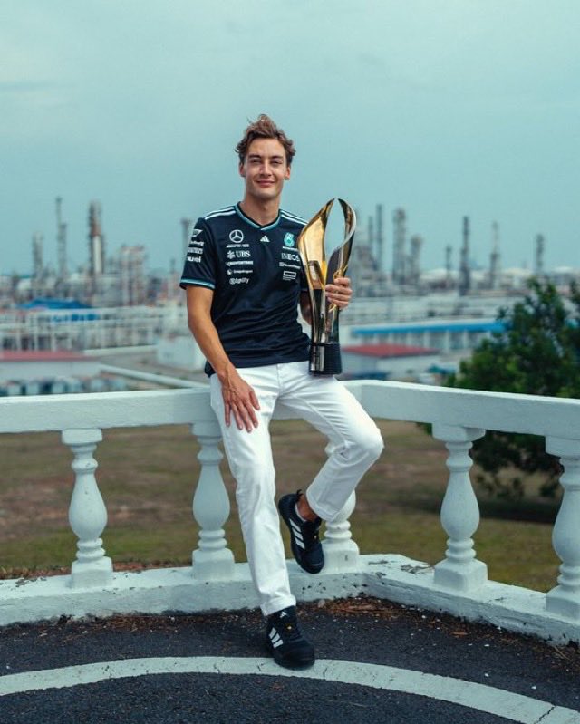 krisg7gr63's tweet photo. We are at yet another home race for Mercedes! 🥹🩵 https://t.co/2BJqqTyTEn