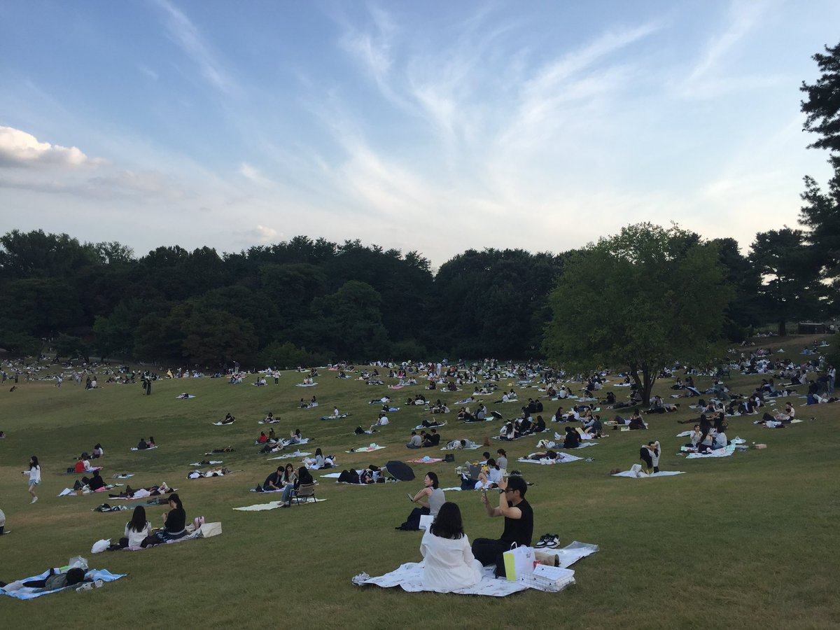 xvjmeu's tweet photo. 올공 피크닉의 계절🍃🌳🫳🏻🫰
행복해... 
🔒근데..ㅠㅜ 러브버그가 넘 많아욥^^;; https://t.co/8KPYyPxtgT