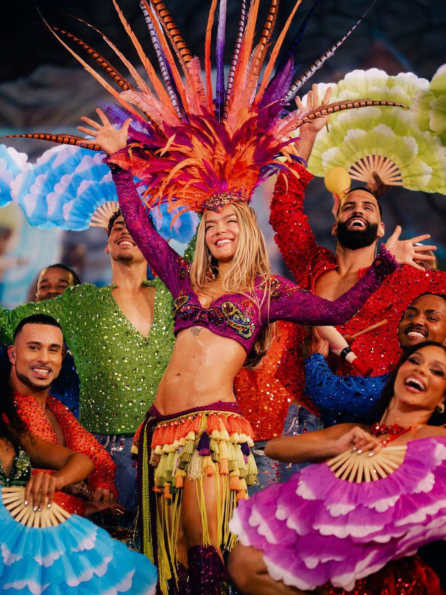 ChartUpdate_'s tweet photo. KAROL G’s “Viajando Por El Mundo” is now the highest-grossing tour by a female Latin artist in U.S. history, surpassing $160 million across its first 17 shows. 

— The tour has already surpassed her previous U.S. touring record set by the “Mañana Será Bonito Tour.” https://t.co/Ql9SU6mVa1