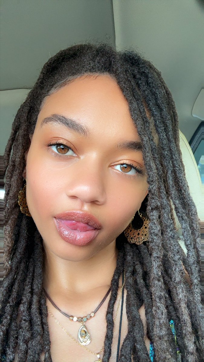 badtrintentions's tweet photo. category: face 😌 https://t.co/HusHzGubRP