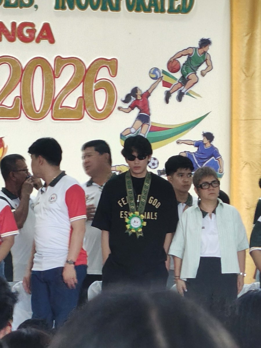 _oebearchives's tweet photo. BOSS OMA IS IN THE HOUSE! 😎 https://t.co/FCCZqDjzaX