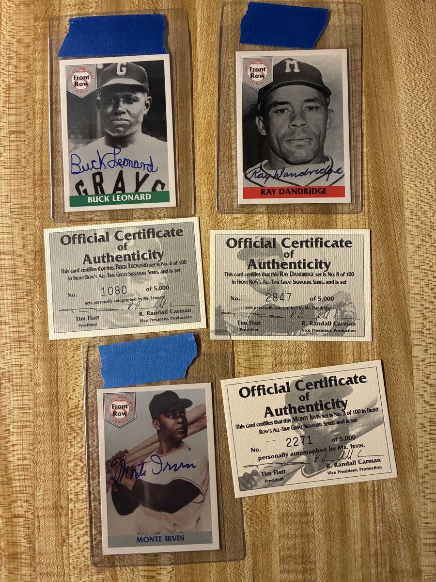 calebbenoit's tweet photo. @oldmanstylecard My Front Row autos have these and no sticker. These are from 1992. https://t.co/0KEi5dx2GB