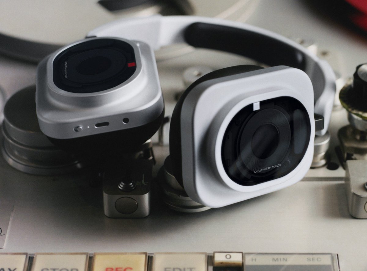 SumahoReview's tweet photo. Nothing、BTSのVをグローバルブランドアンバサダーに起用　新型「Headphone (1) Pro」も発表
https://t.co/oiu7K7YZlm https://t.co/VeSUHyLxnF