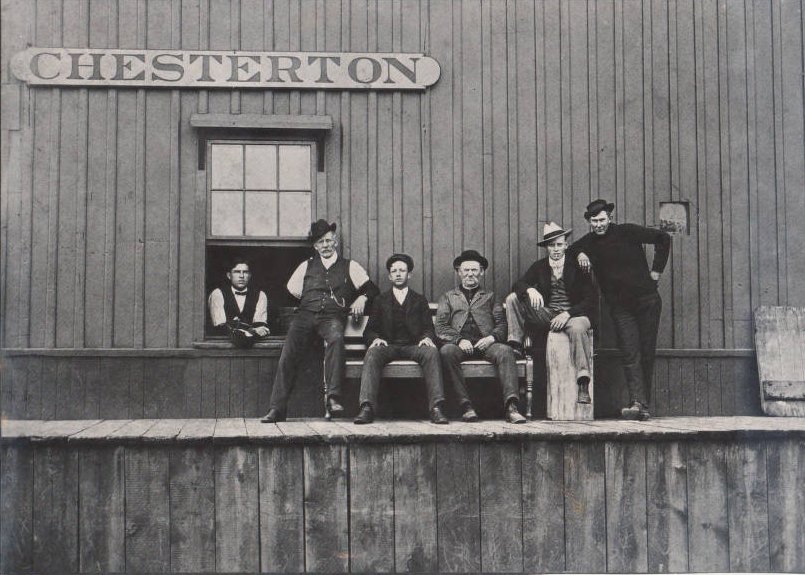 LiterateIndy's tweet photo. Chesterton, Indiana Depot, c1900.

(Indiana State Library) https://t.co/ZJDTTa824Y