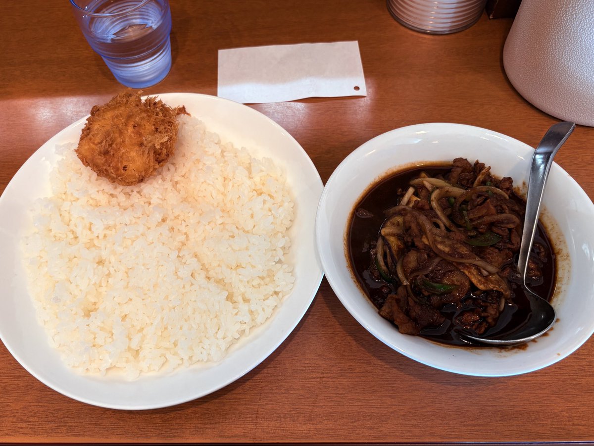 GourmetCast's tweet photo. 神田「ジンコック」。行列のできるカレー屋で、めちゃくちゃ旨い店だったんだが、閉店してることを今日知った😭ひと月前は変わらず営業してたのに。。 https://t.co/MvBq6ZC4XA