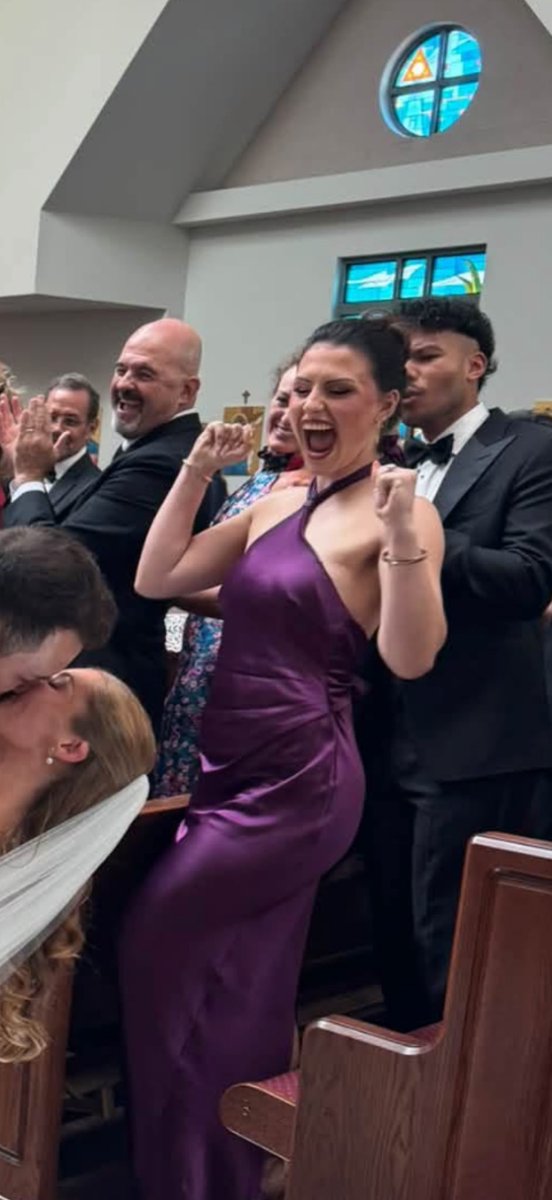 sarahxshaw's tweet photo. “i wonder if i’ll be in any of the photos from that wedding” https://t.co/z4aHeh1TNV