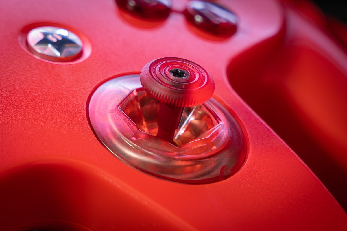 gamrjerome's tweet photo. Changed up my Mr. Red #n64 controller. It now has @RockerGameMod Renaissance Gears, Spring/Plate and Watermelon gate. To match the gate I removed the Nylon stick and added a @KoombaC Red Slim Aluminum stick. It now has #bones64 buttons

And of course new #retroglamour photos https://t.co/UIGiWnn2Ic