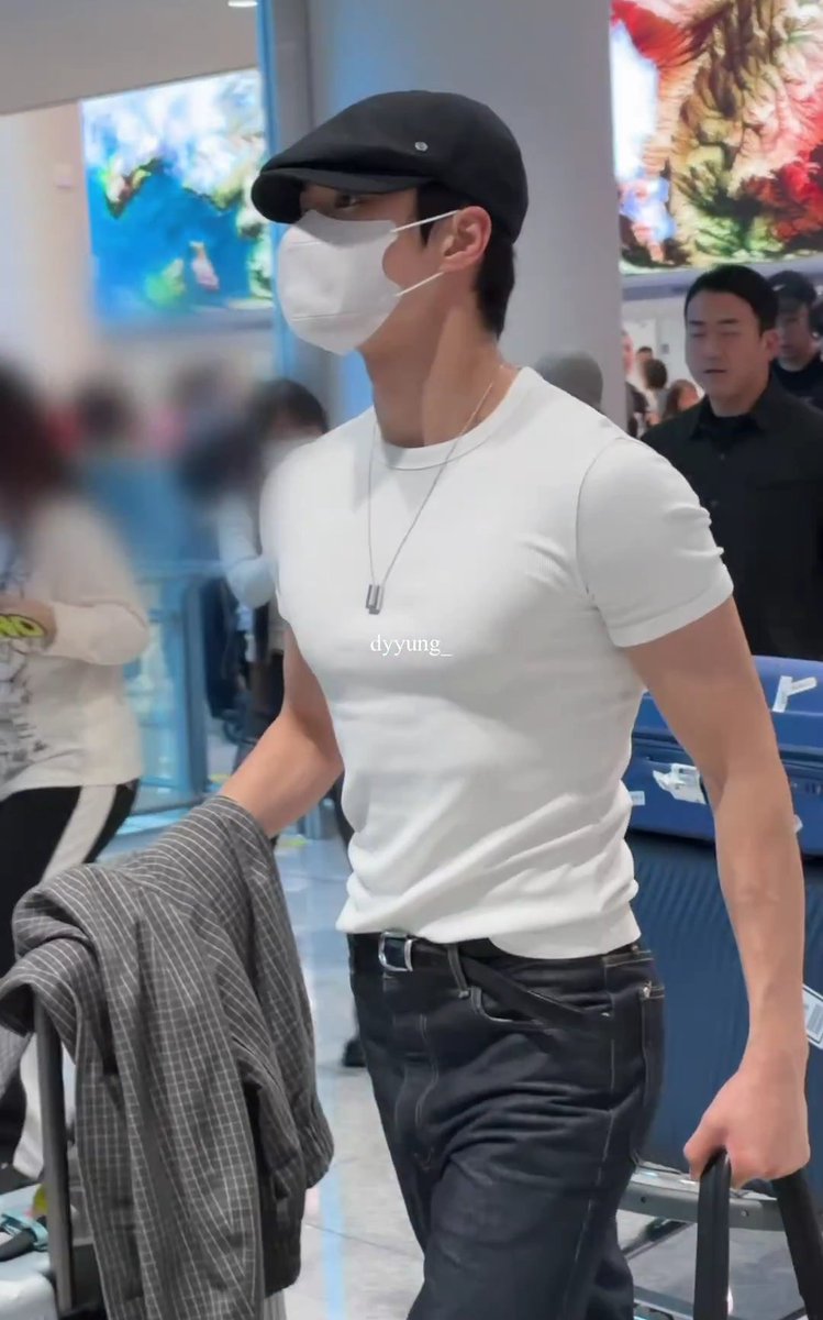 pockjs's tweet photo. KIM JUNSEO AH BODY BANG https://t.co/tCGbcNQ2Z1