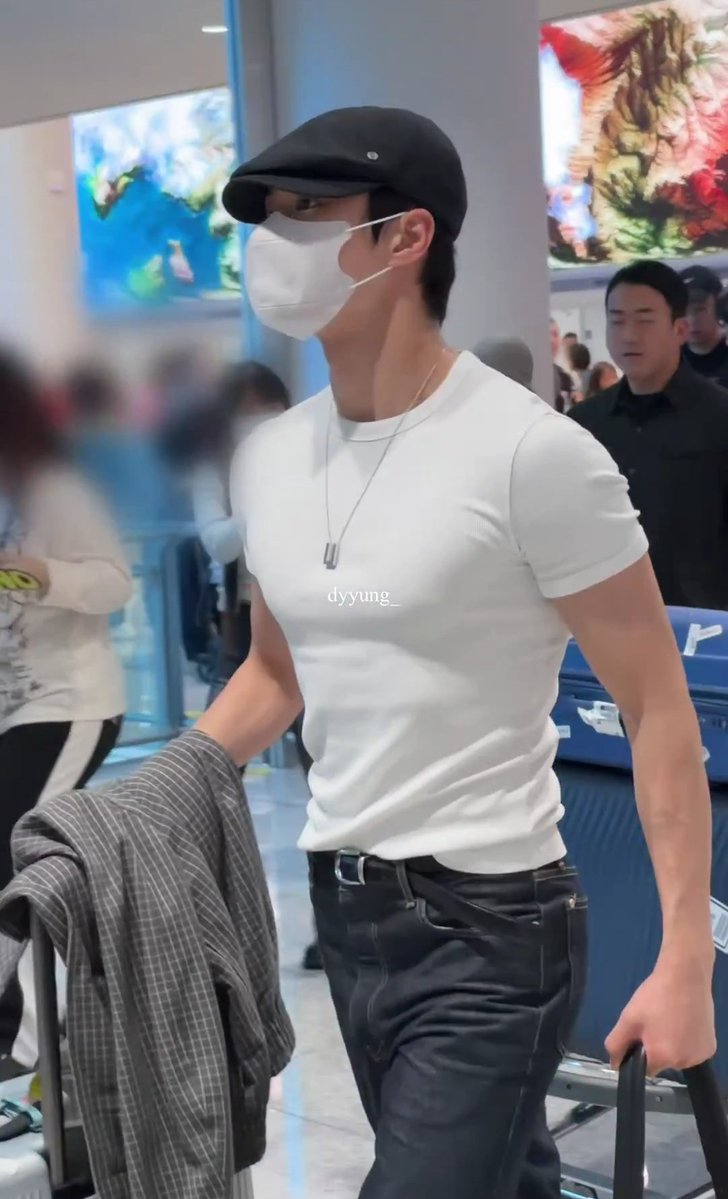 pockjs's tweet photo. KIM JUNSEO AH BODY BANG https://t.co/tCGbcNQ2Z1