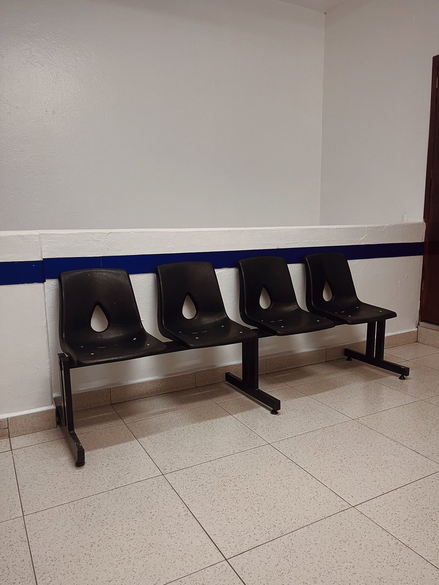 pacomttz's tweet photo. LA VIDA ES COMO UNA SALA DE ESPERA, DE REPENTE ABREN LA PUERTA Y TE DICEN: ¡SU TURNO! https://t.co/Ql7nOyXQdQ