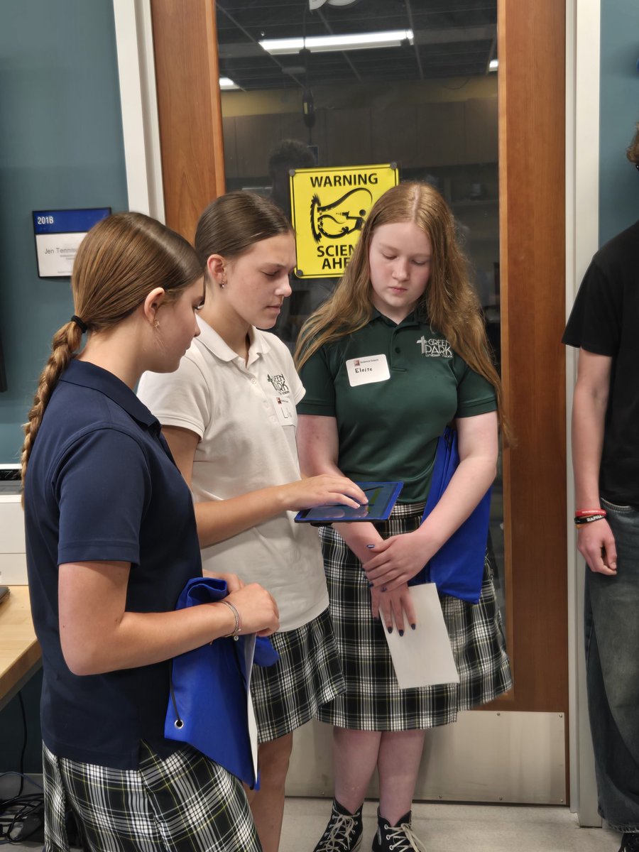 GreenParkLS's tweet photo. A group of middle school students in STEM classes went to SLU to for a day of Engineering. They explored a 3D printing lab, a research lab that has various interfaces for people with different abilities and saw a system using waste water.
#GPLS #knownlovedvalued #slu #STEM https://t.co/aqEbkw6jLF