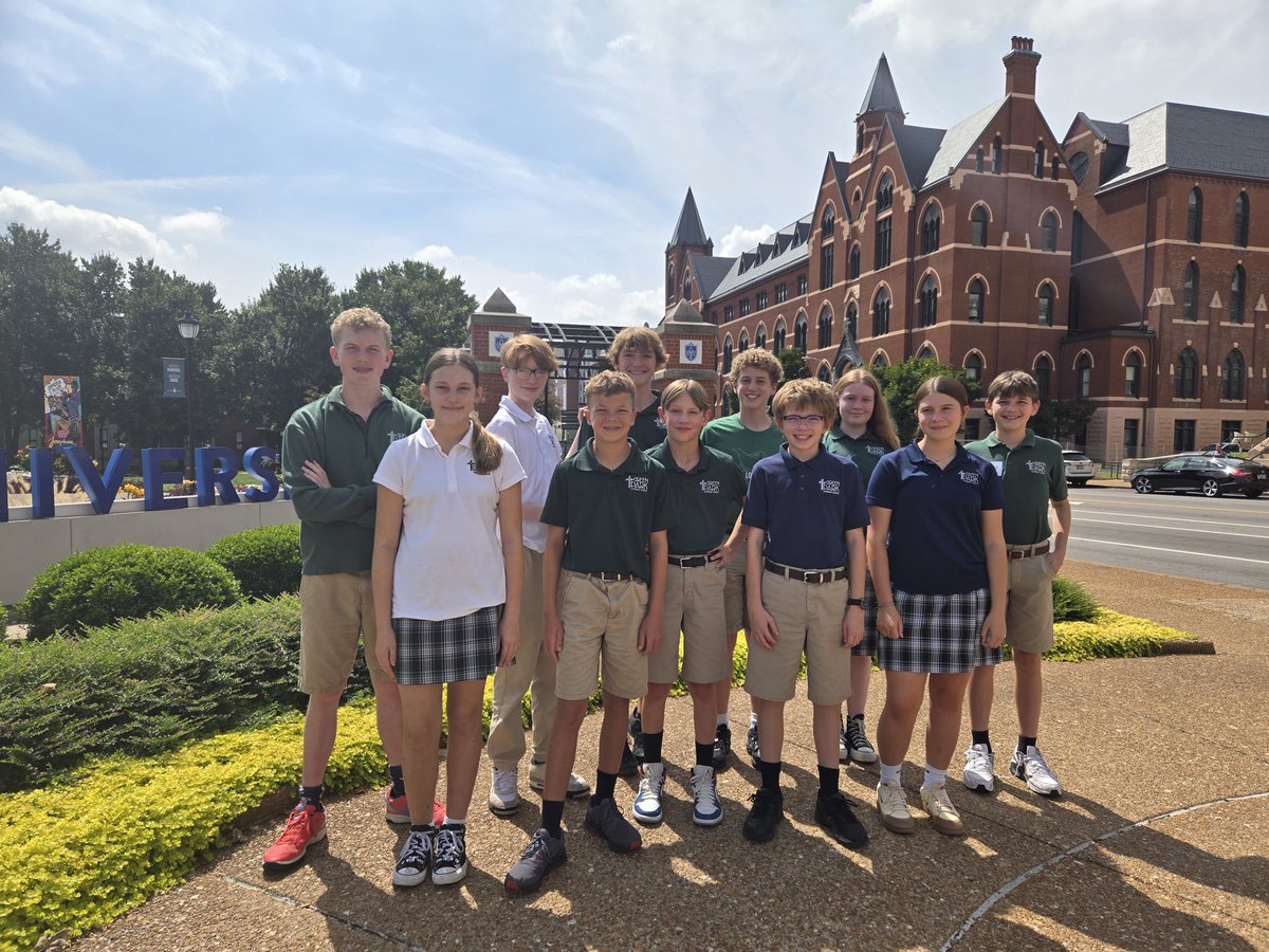 GreenParkLS's tweet photo. A group of middle school students in STEM classes went to SLU to for a day of Engineering. They explored a 3D printing lab, a research lab that has various interfaces for people with different abilities and saw a system using waste water.
#GPLS #knownlovedvalued #slu #STEM https://t.co/aqEbkw6jLF