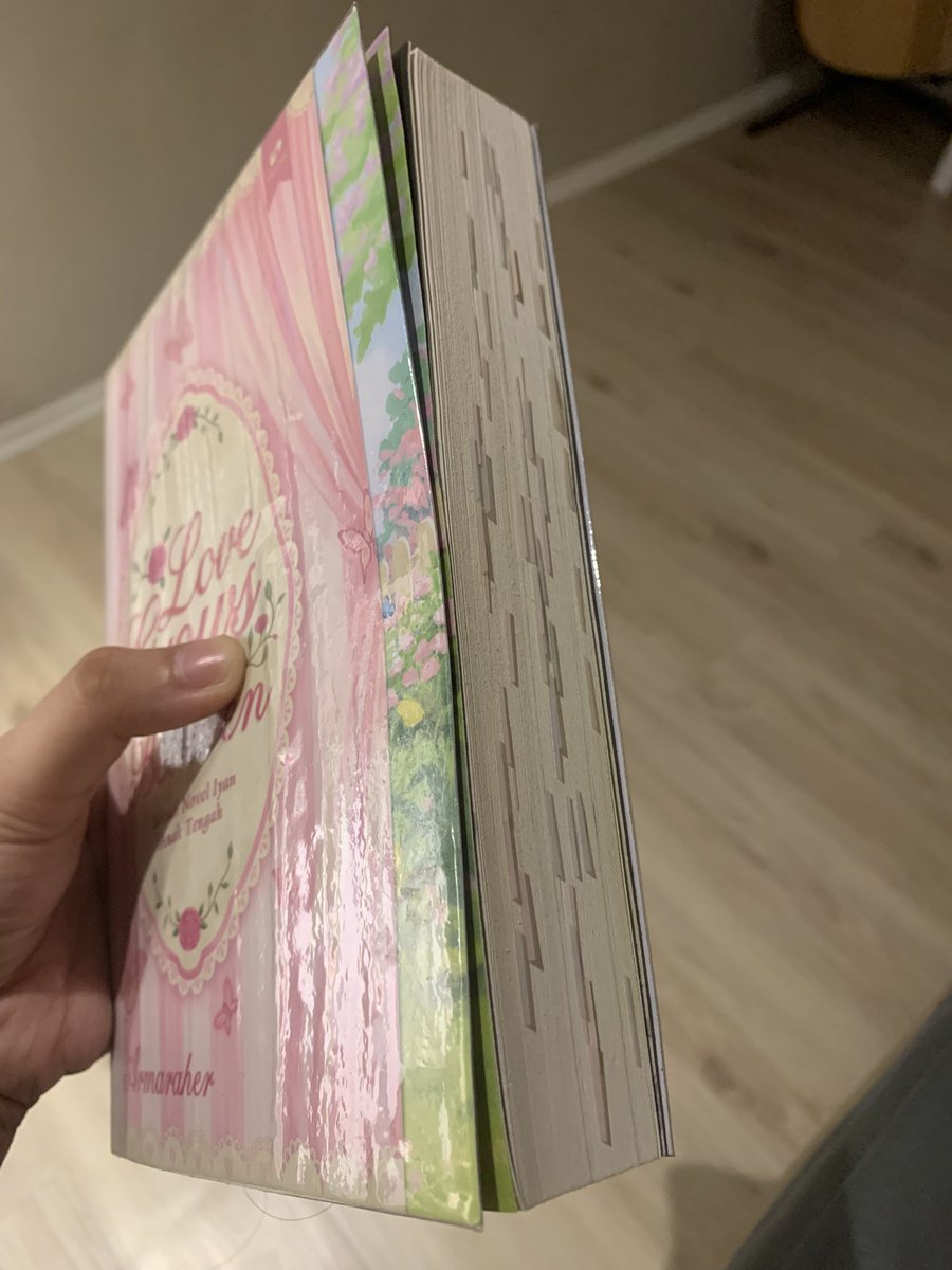 bbadkitty_'s tweet photo. yg hidup nya lagi kosong coba baca ini deh, ringan bgt bukunya plus bikin cekikikan banyak part yg aku tandain krna pengen baca terus https://t.co/ViupXB3Mcn