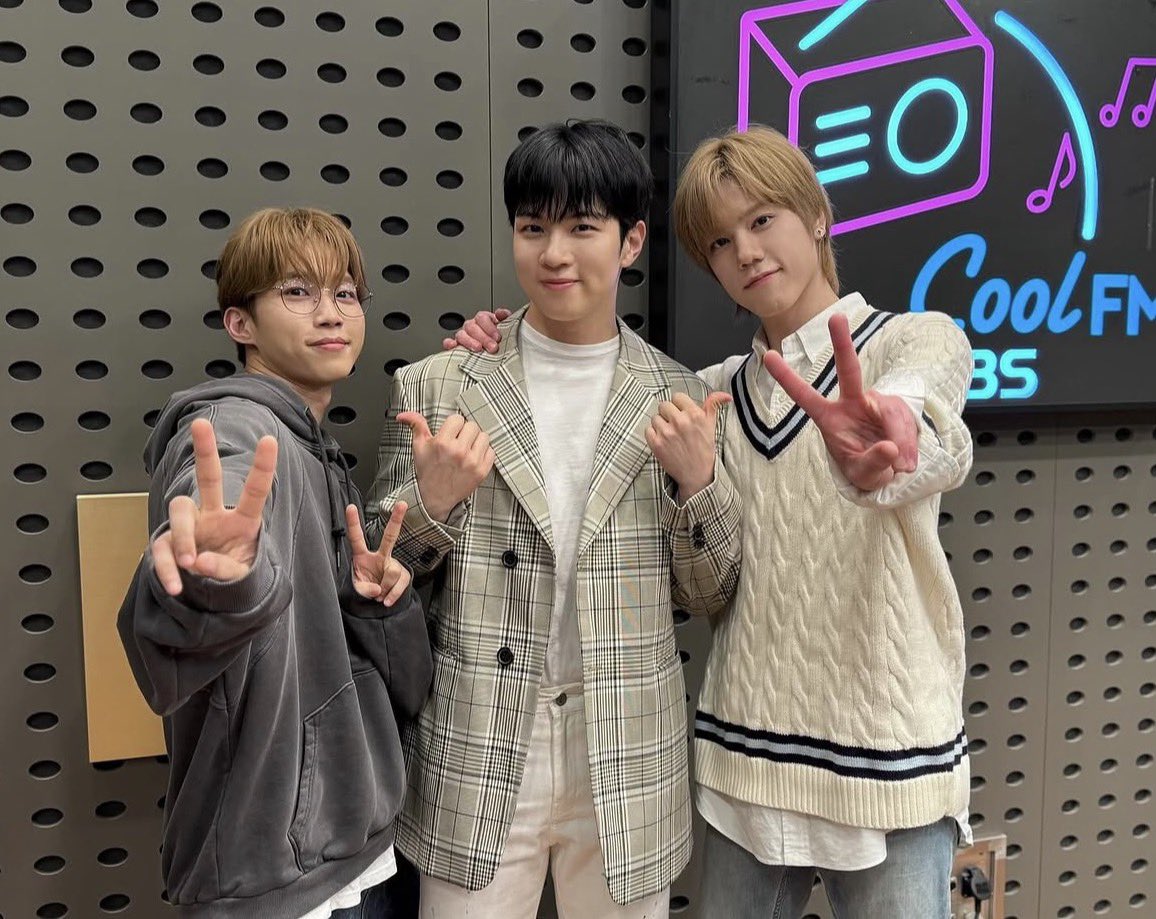 hwengchi_star's tweet photo. 🐿️🐰😽

#DAILYHWESEUNG #엔플라잉 #유회승 #Nflying #YooHweSeung https://t.co/lH2RsyjVpH