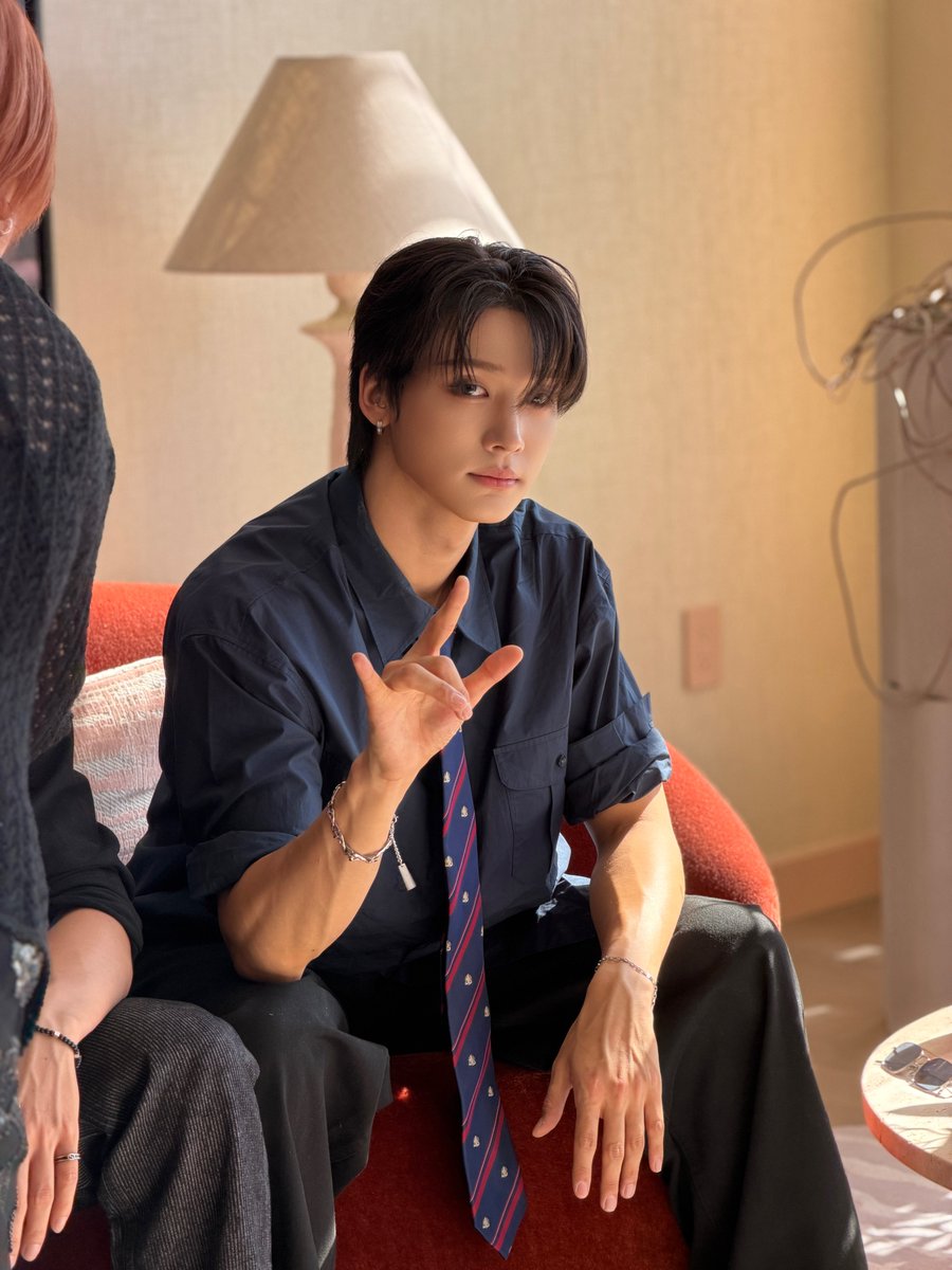Big_O_cean's tweet photo. Behind Photos Big Ocean with Andy Yu

#BigOcean #BehindPhoto #PJ #JISEOK #CHANYEON https://t.co/qLOXqFNbdT