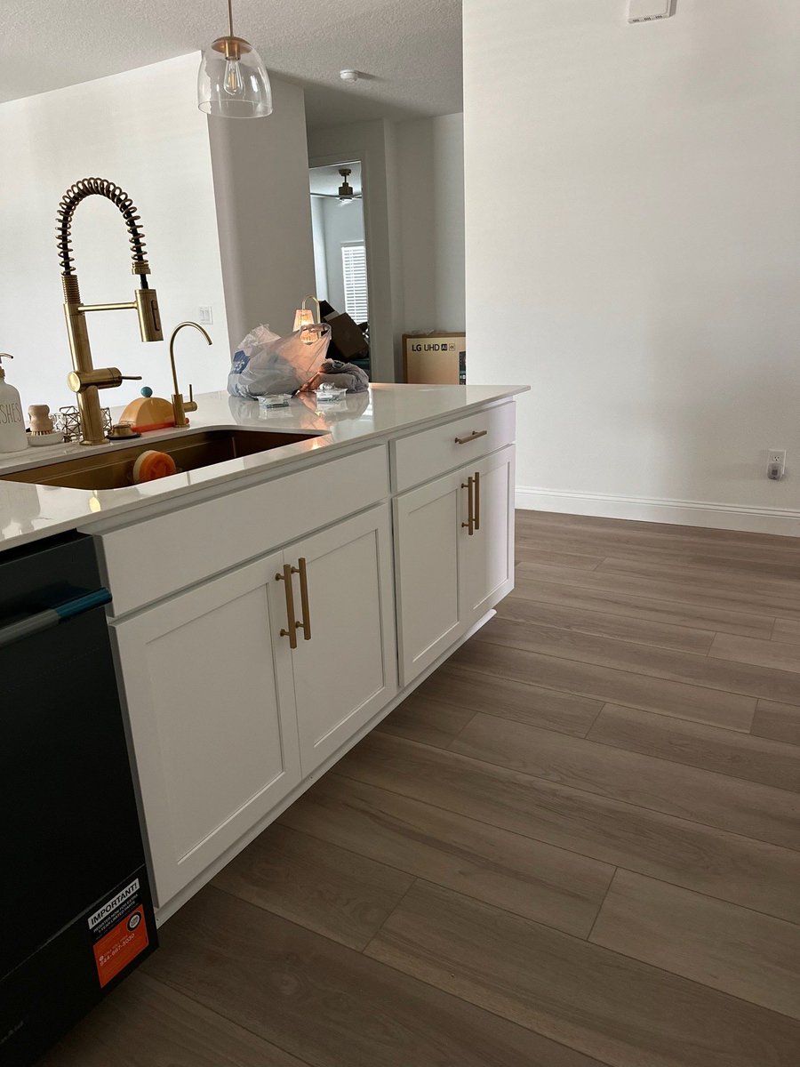 johnjessupjr's tweet photo. New drawer pulls and door handles, fresh new look. 🔧 Check out the before and after!
Like and follow for more home updates. DM Dressed Up By Jessup LLC for a free estimate. #HomeImprovement #JacksonvilleFL https://t.co/395izFpgHv