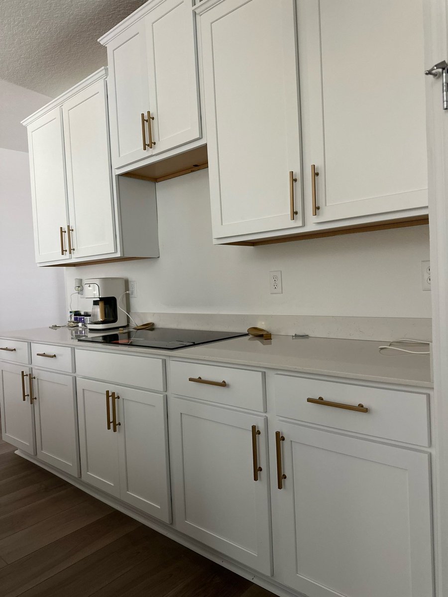 johnjessupjr's tweet photo. New drawer pulls and door handles, fresh new look. 🔧 Check out the before and after!
Like and follow for more home updates. DM Dressed Up By Jessup LLC for a free estimate. #HomeImprovement #JacksonvilleFL https://t.co/395izFpgHv