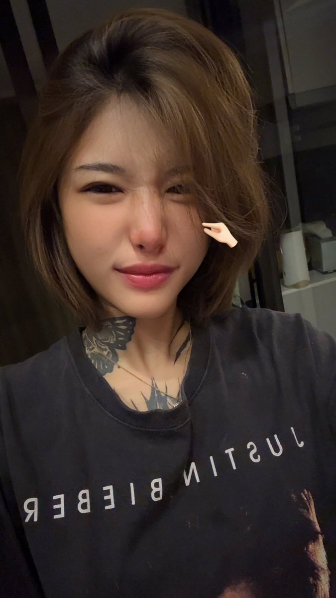 CaraSeo28's tweet photo. เป็นหวัดดด😂 https://t.co/EwSV9NTiVE