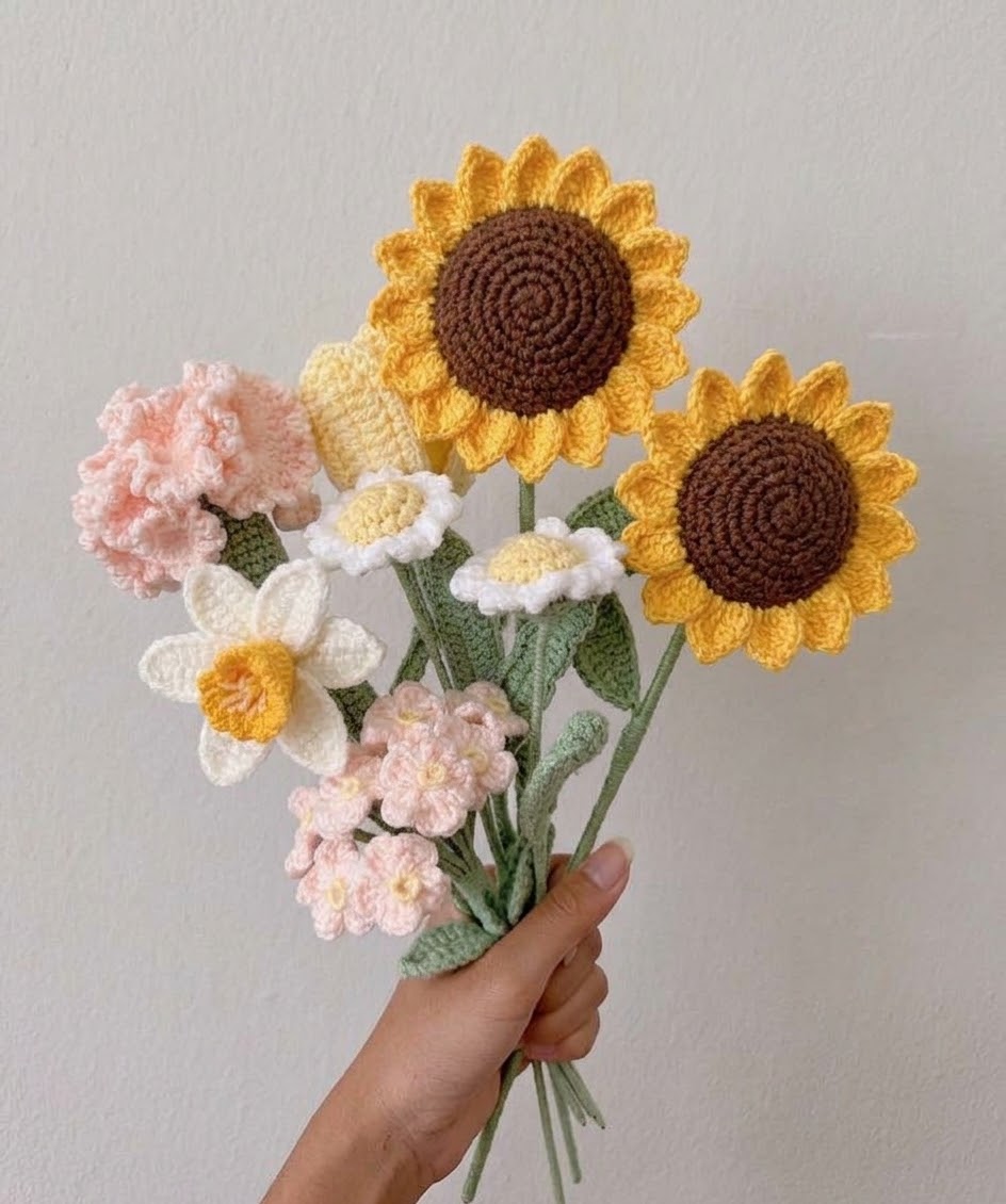 sunflowerchives's tweet photo. crochet flower bouquets https://t.co/09rpm02EBu