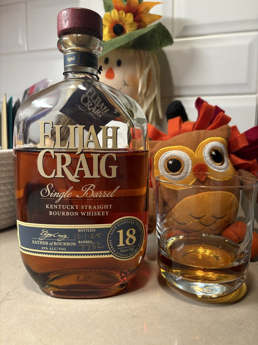 Patrick2380's tweet photo. Day 28: Elijah Craig, Aged 18 Years #BourbonHeritageMonth #30DaysofBourbon #DrinkCurious @BourbonBanter https://t.co/6KUsGali6m