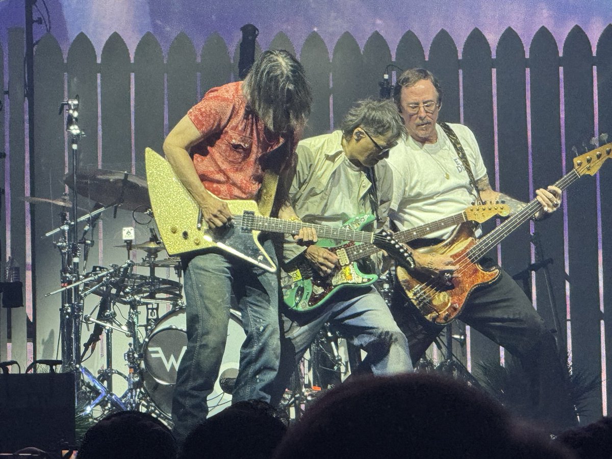 MikeSmall's tweet photo. Can’t begin to tell you how much last night meant the world to me. My 20th @weezer show. Seeing friends and spending a rainy Sunday with the best people. Brought my mom with me as she had never seen them with me and she loved the show. Set list was incredible. https://t.co/HJlO1tyXkN