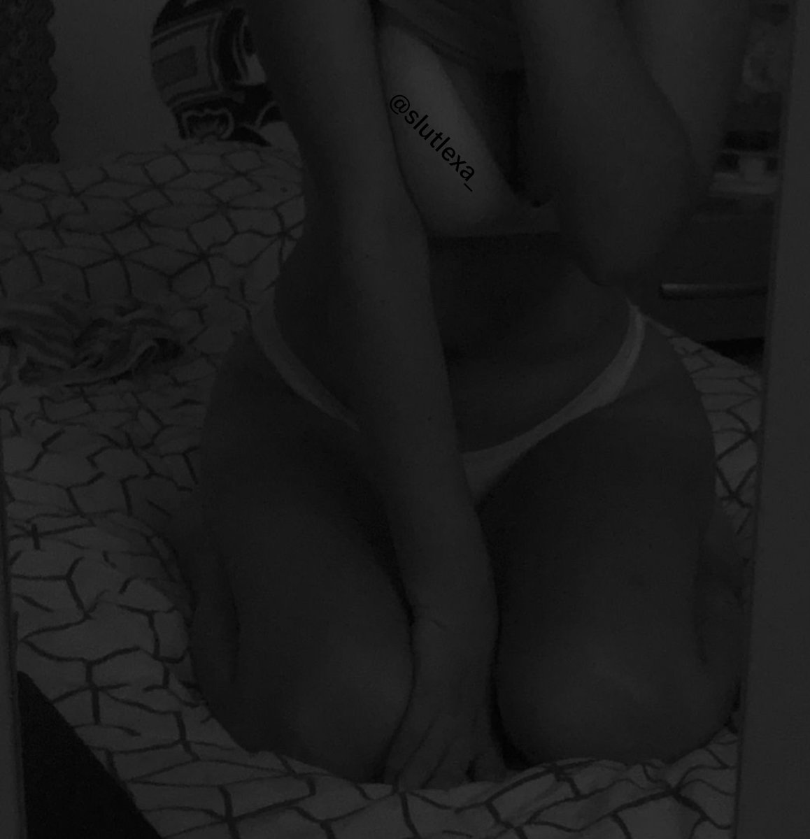 slutlexa_'s tweet photo. Si llega a 100 retweets les tendré un regalito 😷 https://t.co/QHOB8CrCUz
