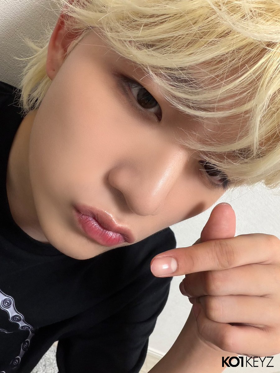 KO1KEYZofficial's tweet photo. 𝗢𝗙𝗙𝗜𝗖𝗜𝗔𝗟 𝗙𝗔𝗡𝗖𝗟𝗨𝗕 𝗨𝗣𝗗𝗔𝗧𝗘!

📓おまたせー！！
KO1LY久しぶり！RYUJIだよ🐲

Check [ KO1NOTE ]
🔗 https://t.co/oPg6ZG4ViT

#KO1KEYZ #KO1KEYZ_FC #KO1NOTE
#コイキーズ #코이키즈 #RYUJI https://t.co/RqF2xvG0Yb