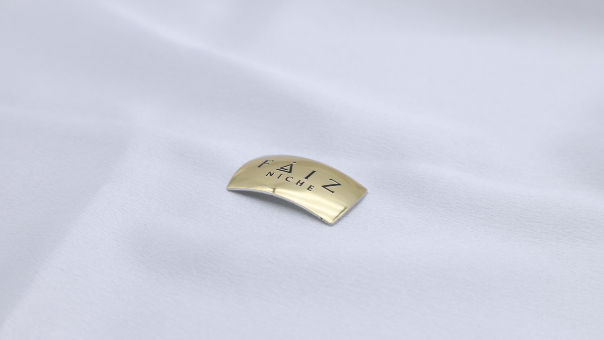 XMT_Packaging's tweet photo. Personalized curved metal logo plate for perfume packaging.
Premium metallic texture for niche fragrances.
 #CustomMetalLabel #PerfumePackaging #FragranceLabel #LuxuryBranding https://t.co/sdhPsVxuGK