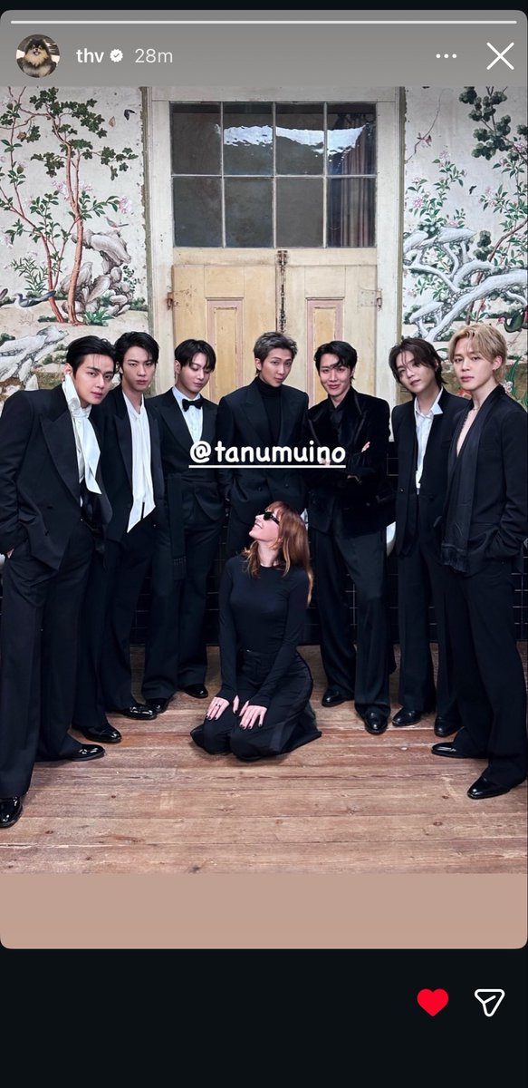 jmkkuu's tweet photo. omg!! gooo tae 🥹 she must’ve deleted the pic from her post cuz some ppl went crazy about it :/ https://t.co/2GnyM0LyaQ