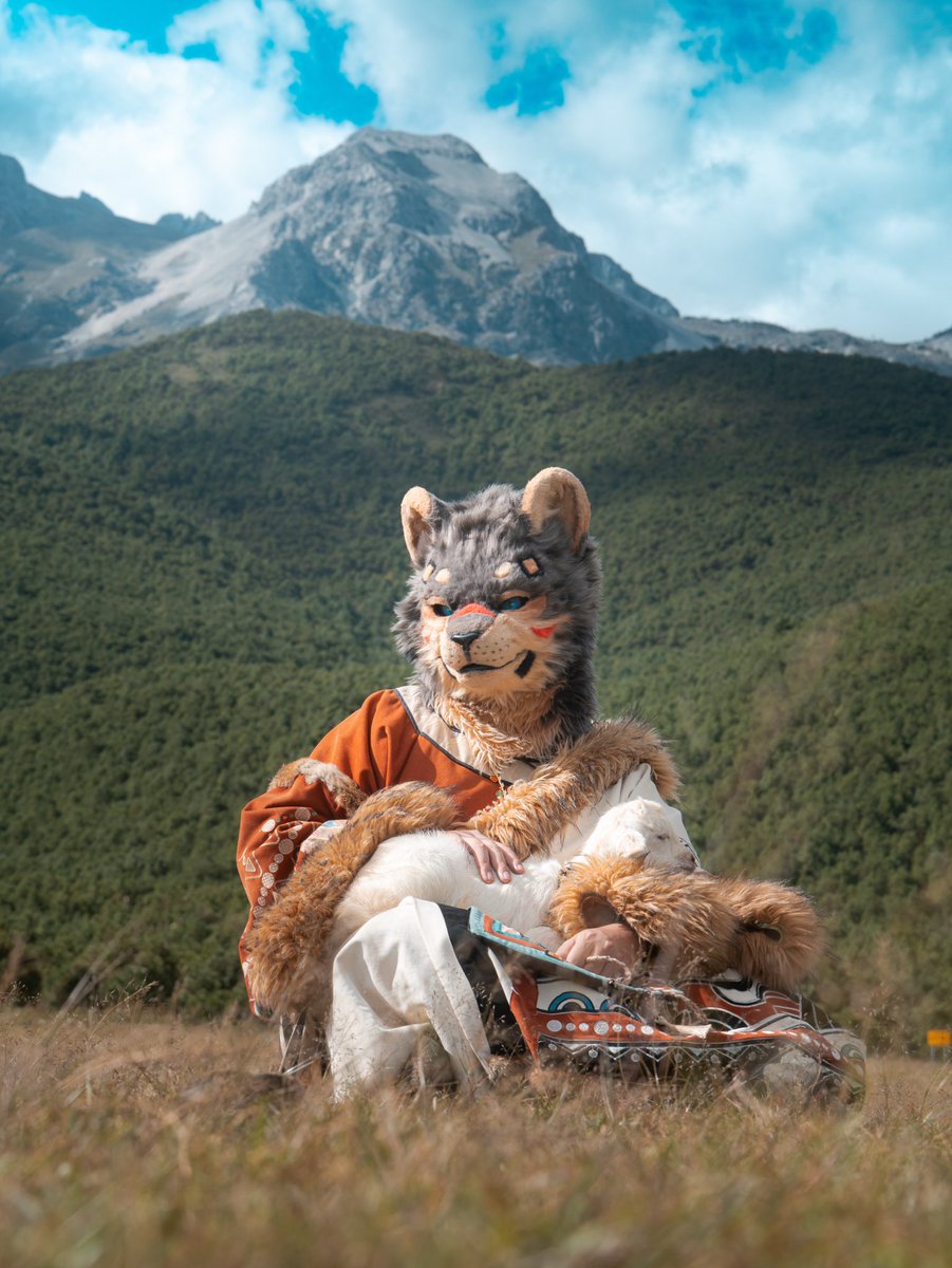 ElroyTigerLee's tweet photo. Shepherd
🐺:@oldertank 
📷:@woof_snow 

#Fursuit https://t.co/kIUKPG7VLl