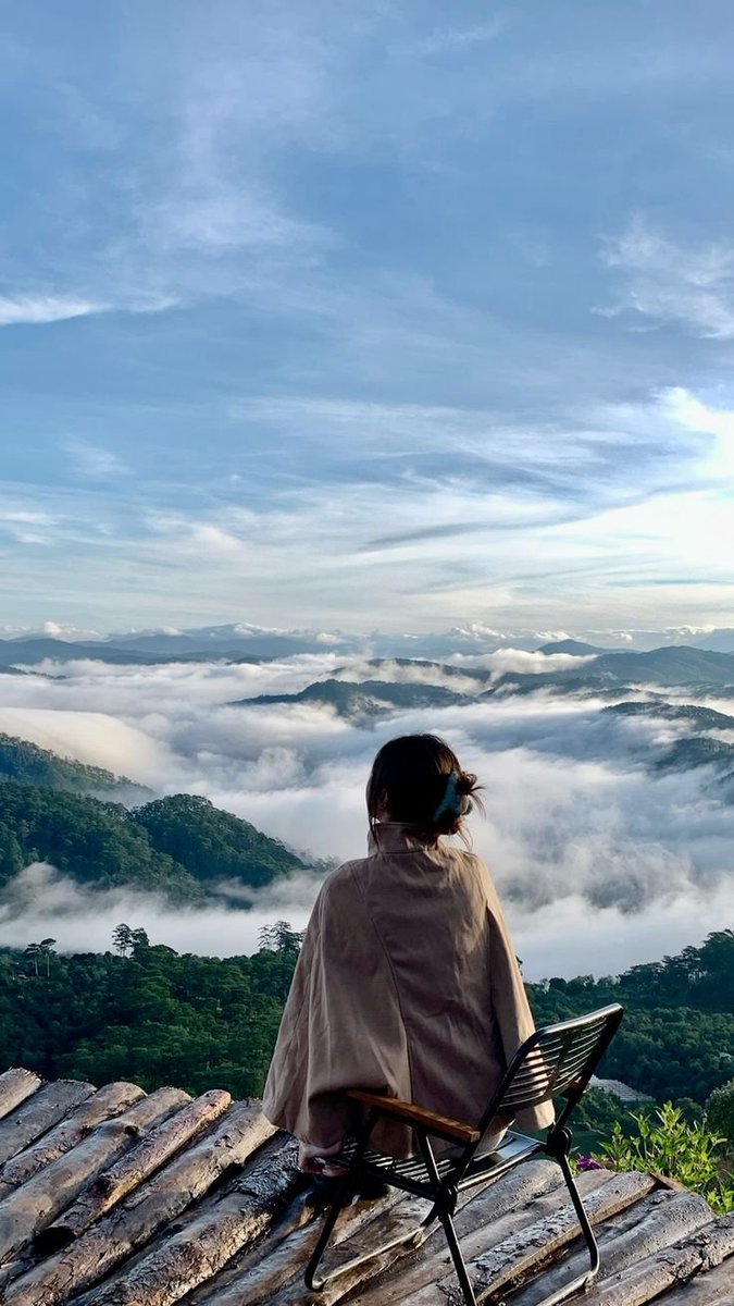 emhai0909's tweet photo. không khí ở đà lạt đẹp lắm 

 nhất là buổi sáng săn mây săn view là quá đỉnh 

ở đây chill chill sống ảo là tuyệt vời nhất 

  chúc cả nhà có 1 ngày nhiều niềm vui và năng lượng tích cực ạ https://t.co/XSK6tgTBBx