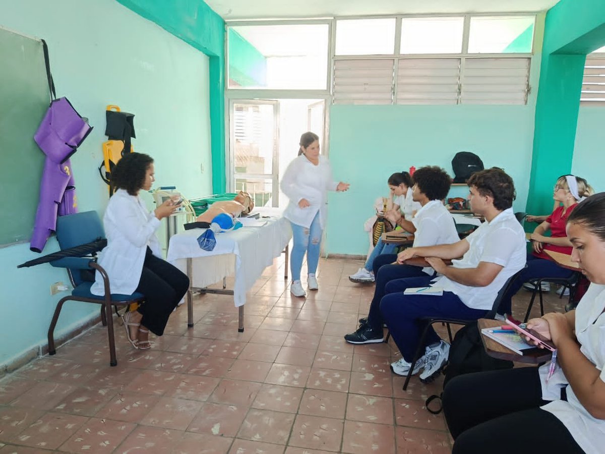 UcmMedicina's tweet photo. Debate a nivel de BG del documento sobre  las transformaciones economicas y sociales. Policlínico Pedro Borras de Pinar del Río 
#UCMPinar https://t.co/vd7rxtIMVQ
