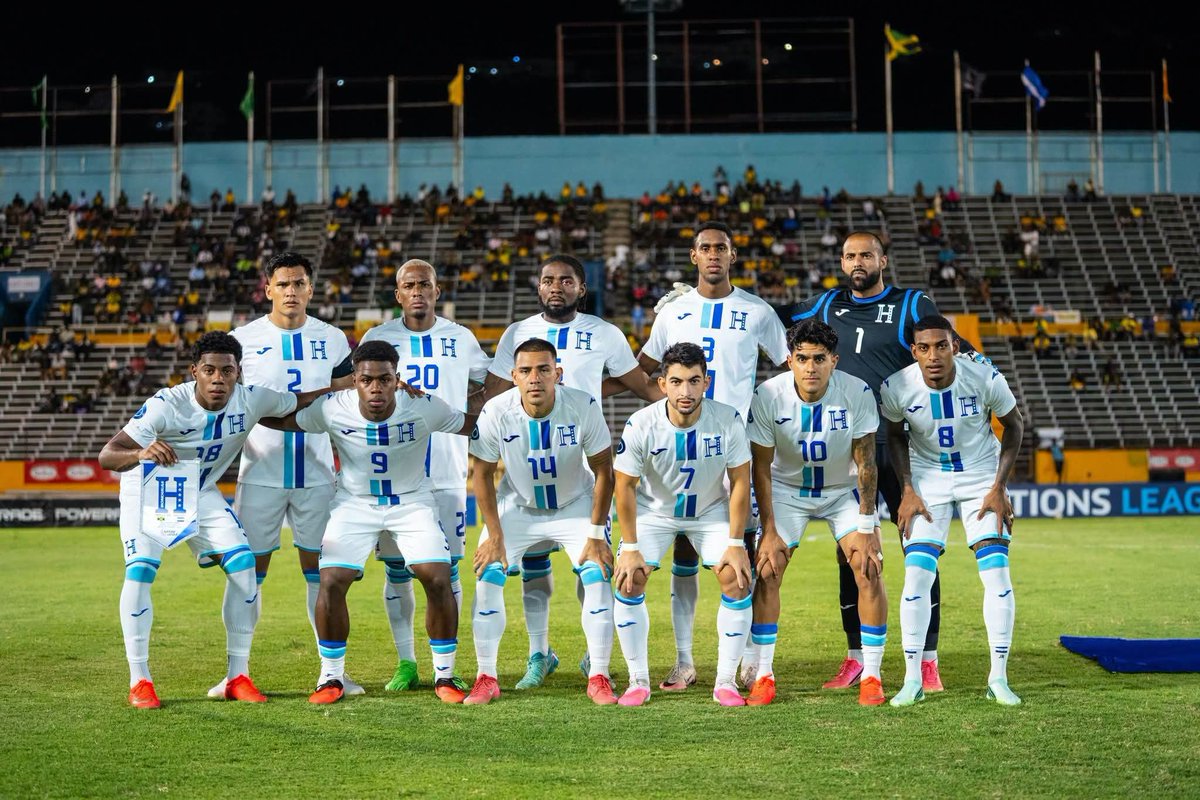 oscarbebeto's tweet photo. 🔥 ¡GANÓ LA H!  ¡GANÓ HONDURAS! 
Como debe de ser y es una OBLIGACIÓN, QUEREMOS RESULTADOS 
Con anotación de Keyrol Figueroa  logra llevarse 3 puntos en Kingston, JAMAICA. https://t.co/Z2LGxV7GVW