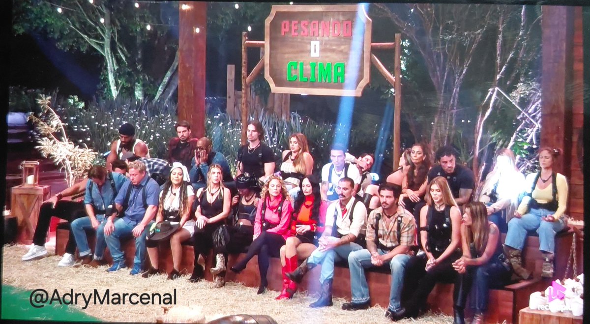 AdryMarcenal's tweet photo. Já já vai começar a "Dinâmica de #Apontamento"
Espero grandes discussões e
🔥tretas quentes🔥 nessa dinâmica de hoje!!!
Ou será que é pedir de mais desse elenco???
Espero que não seja pedir de mais!!!
😅😅😅😂😂😂🤣🤣🤣 https://t.co/1qTc7EDA5H