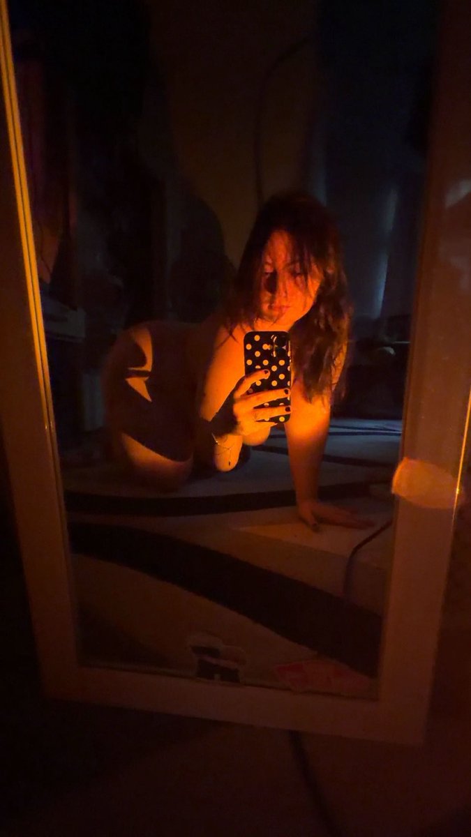 llcvelyhaley's tweet photo. i was ovulating in these 🤭 #submissiveandbreedable #nsfwtwtًً #tease #bbw #thick https://t.co/UamF3GNT8r