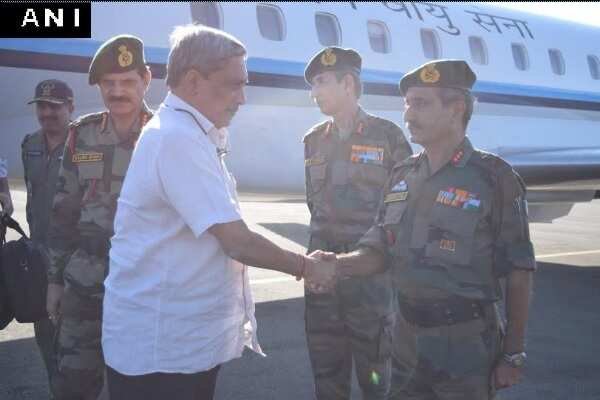 TheSatishDua's tweet photo. 10 yrs ago we did Uri Surgical Strikes, in response to terror attack at Uri.
Credit goes to the Special Forces &amp; to those who supported, but main hero was Mr Manohar Parrikar, who came that very day &amp; gave this bold decision in my office.
Proud to have contributed.
Jai Hind 🇮🇳 https://t.co/iMsmYXI271