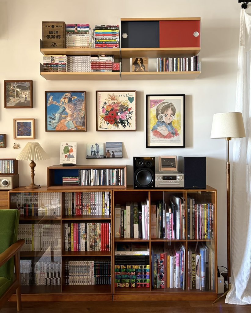 SoraHikariii's tweet photo. book corner inspo https://t.co/q94jWrvWJ5