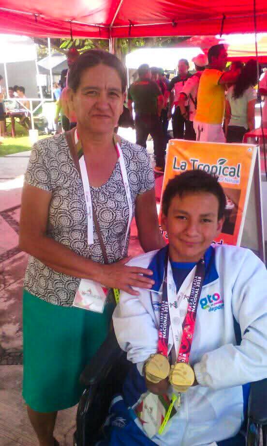 angelcamachomx's tweet photo. La primera foto 2018 mi primera paralimpiada nacional y hoy se cierra un etapa de mi última paralimpiada en la cual me doy cuenta que así se empieza para conseguir grandes cosas, hoy 9 años después estoy con la mira puesta en los juegos paralímpicos de los Ángeles 2028. https://t.co/WOZq9SSPeQ