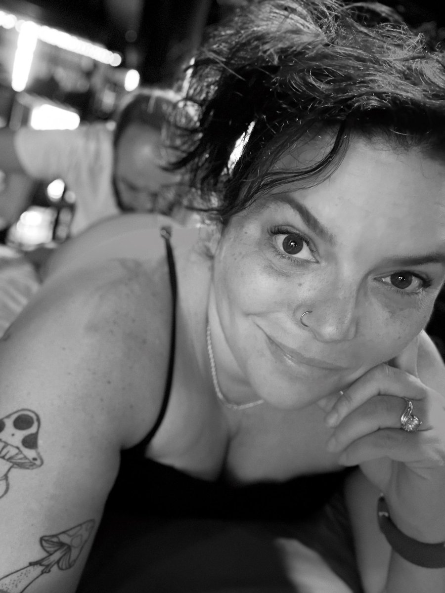 JustABowieGirl's tweet photo. I’m such a lucky kitten 💕 #daddysgirl #daddyskitten #monochromemonday https://t.co/71GpGdl3fd