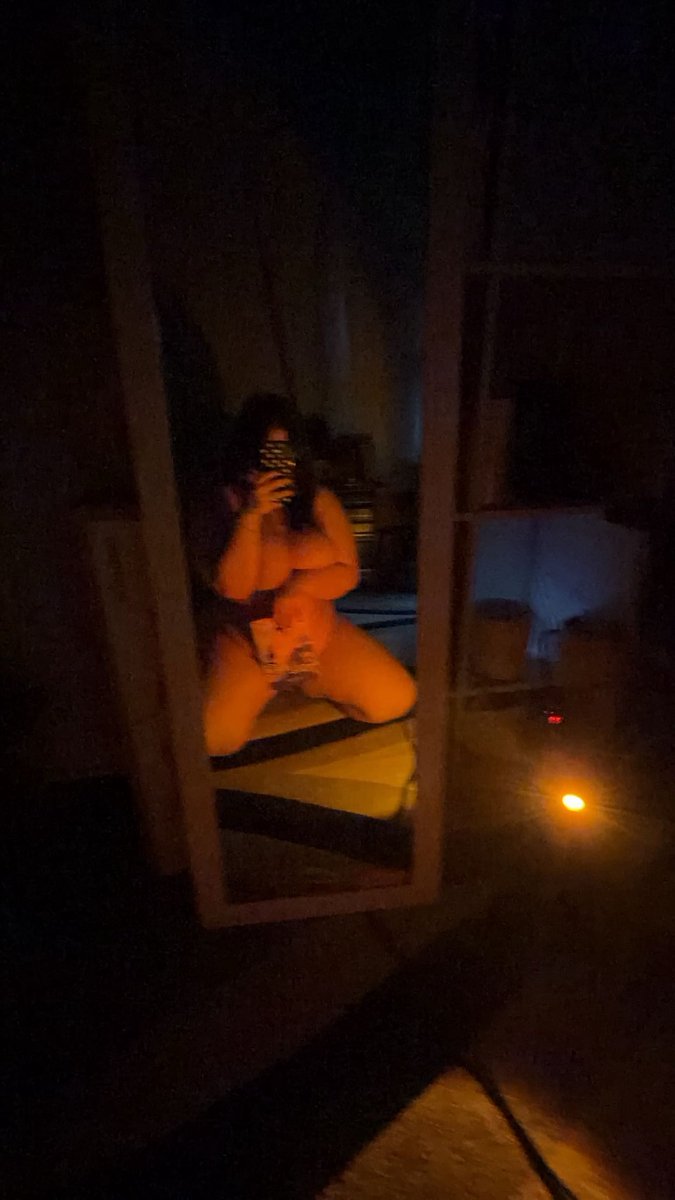 llcvelyhaley's tweet photo. do you like books? #nsfwtwtًً  #horny #tease #fansly #lcvelyhaley https://t.co/Lgs2wpQlUy