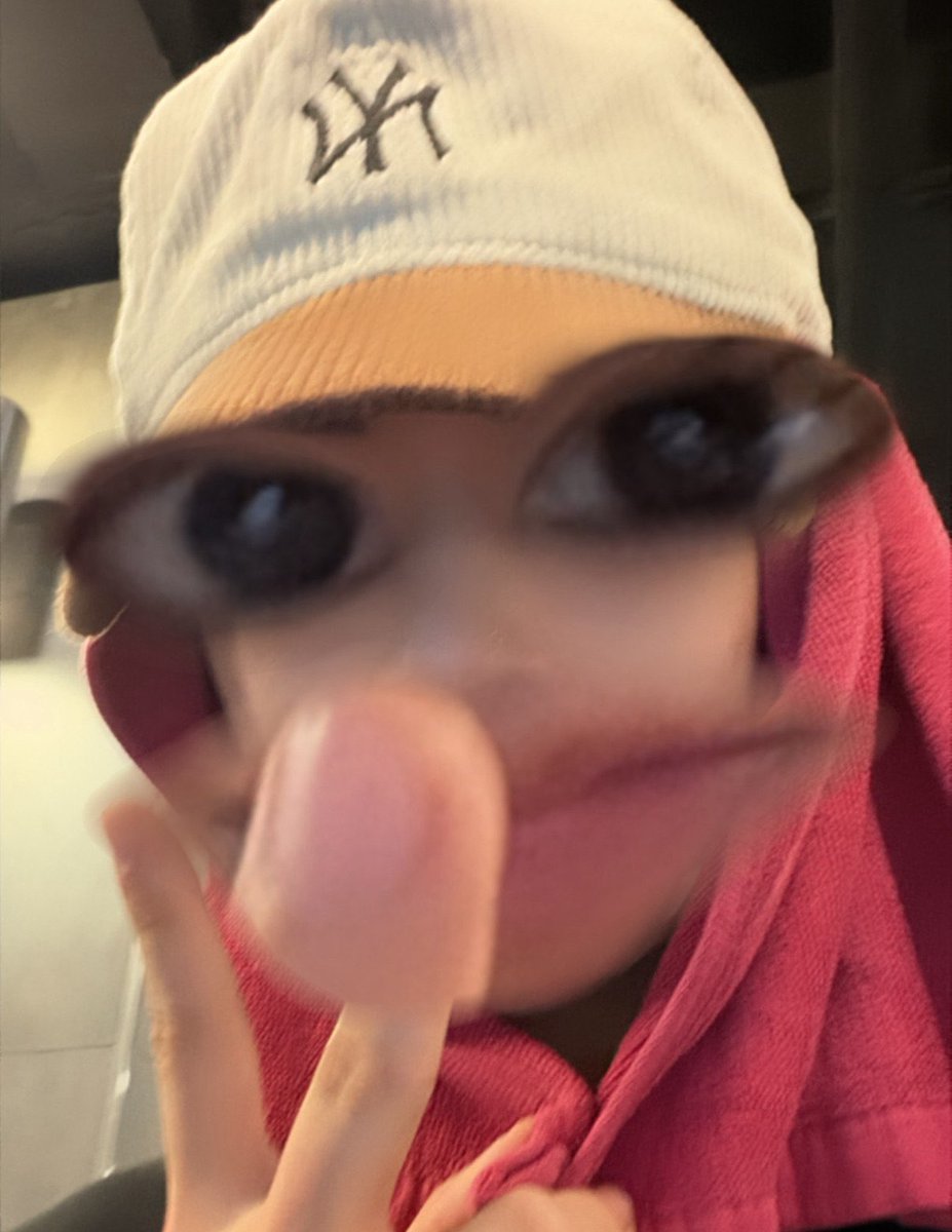 AHOFonWeverse's tweet photo. 260929 | 10:33 KST
💌 from 🐶

🐶: Good morning!!!
🐶: Seriously, as soon as I opened my eyes this morning...
🐶: I saw that IU sunbaenim had liked my post
🐶: I'm crying right now
🐶: 😭😭😭😭😭
🐶: You really do live long enough to see amazing things...
🐶: Tevenie hyung is still sleeping
🐶: When he wakes up later, I’m going to brag about it
🐶: I’m running on the treadmill again
🐶: [PHOTO]
🐶: I’ll be back again later