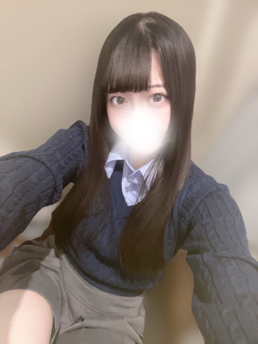 reina_ptchip's tweet photo. こんにちは☔️れいなです🐼

本日れいな、初早番出勤です✨️
いつもは遅番出勤なのでとってもレアな日になってます💎✨️

平日ですがお早い時間から会えるお兄さんのこと楽しみに待っております🎶

【12-19】📍練馬 にて出勤です🙆‍♀️ https://t.co/RCTCChmMCu